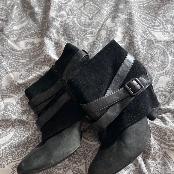 Aldo Ankle Boots - Picture 3 of 3